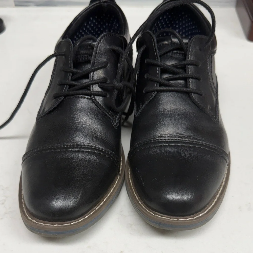 Steve Madden Black Boliverr  Oxford Shoes like NEW size 5 big kids